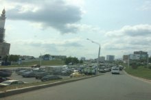 Пробка помешала жителям столицы покинуть город.